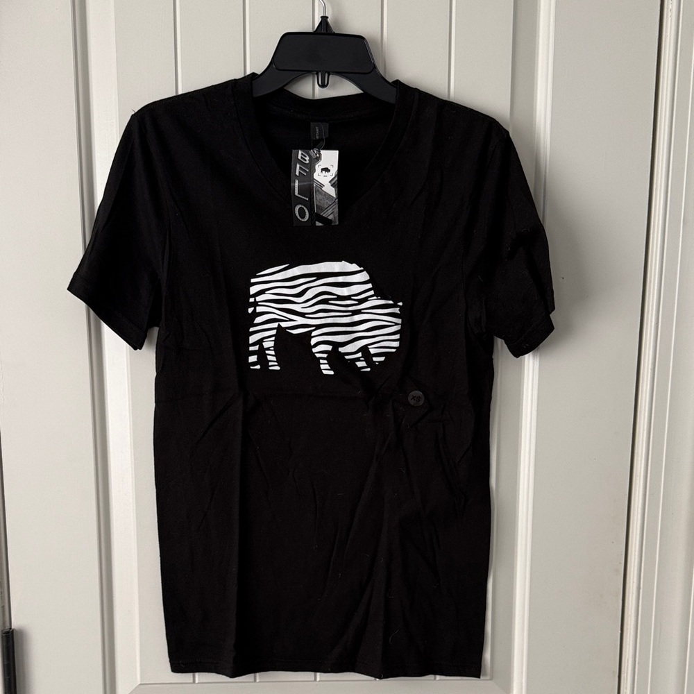 Buffalo black v neck 
New with tags
Size XS